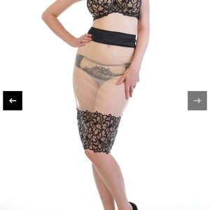 NWT- Large Harlow & Fox Demetria Skirt $130